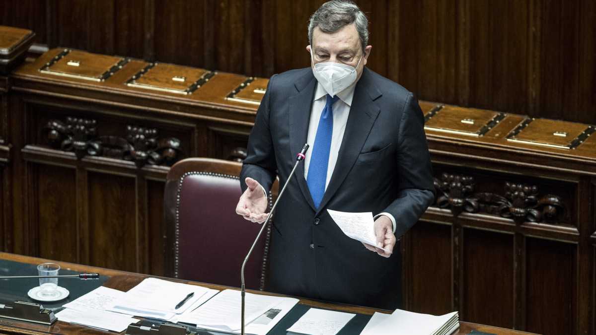 Immagine di Draghi sul ddl Zan: "L'Italia è uno stato laico. Deciderà il Parlamento"