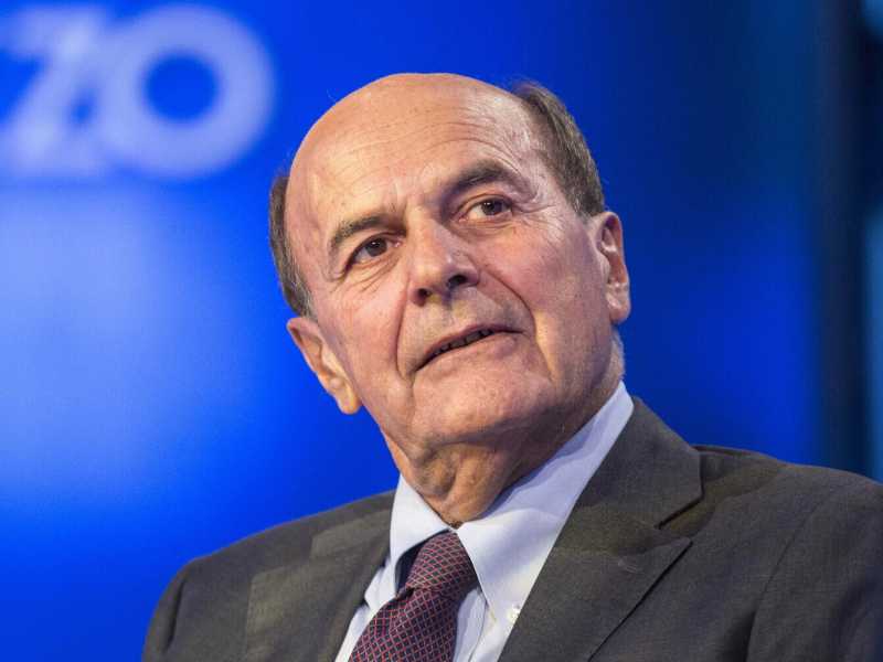"Cari liberali per Draghi, è ora di altre lenzuolate". Parla Bersani