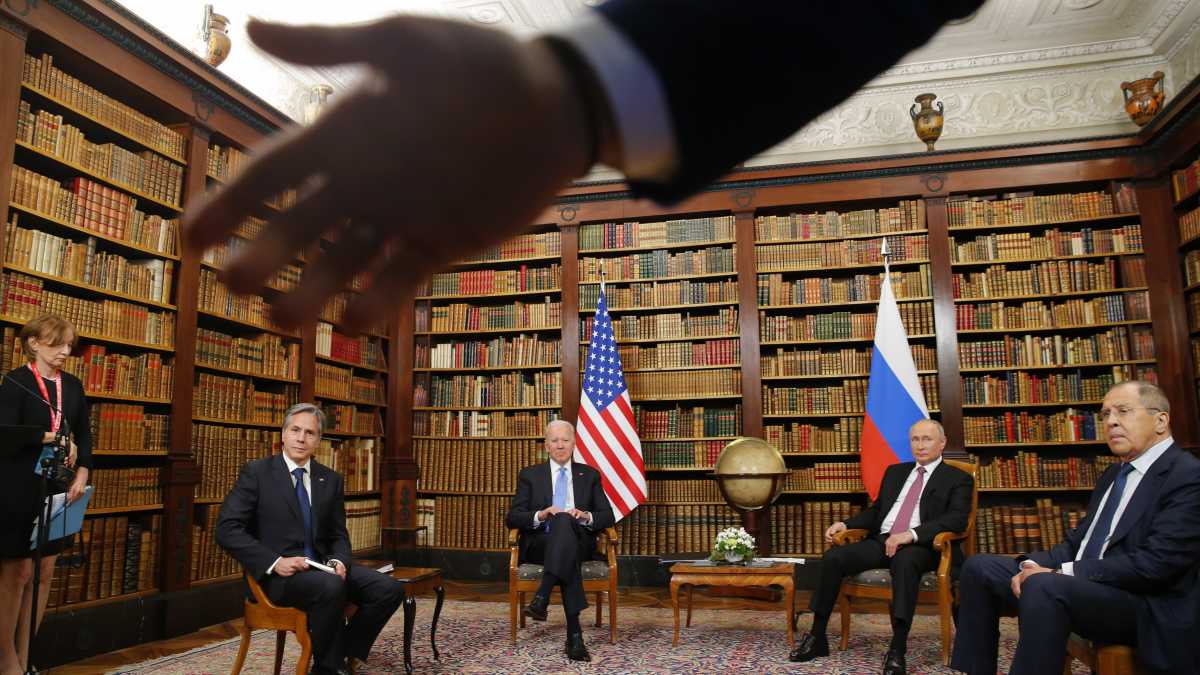 Immagine di La mano tesa a Putin