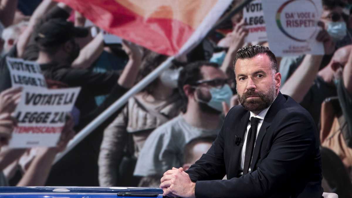 Immagine di Chissà che la nota di Gallagher non apra a un punto di incontro nello scontro ideologico sul ddl Zan