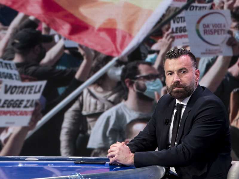 Chissà che la nota di Gallagher non apra a un punto di incontro nello scontro ideologico sul ddl Zan