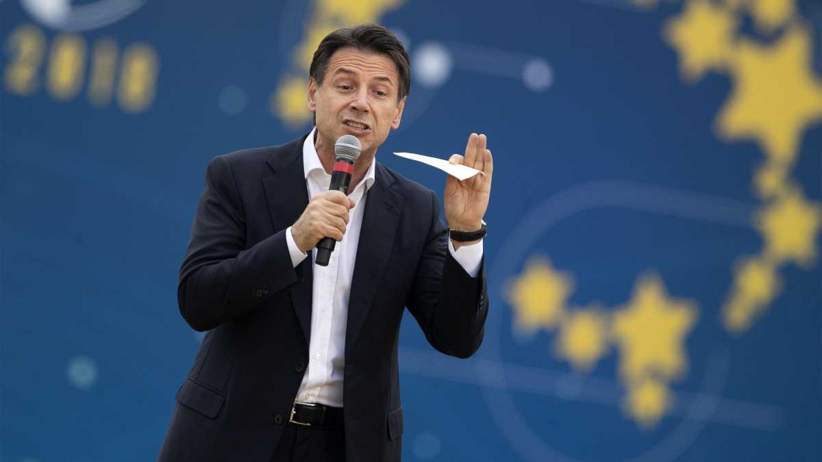 Immagine di Gli altalenanti rapporti tra il Movimento 5 Stelle e lo studio