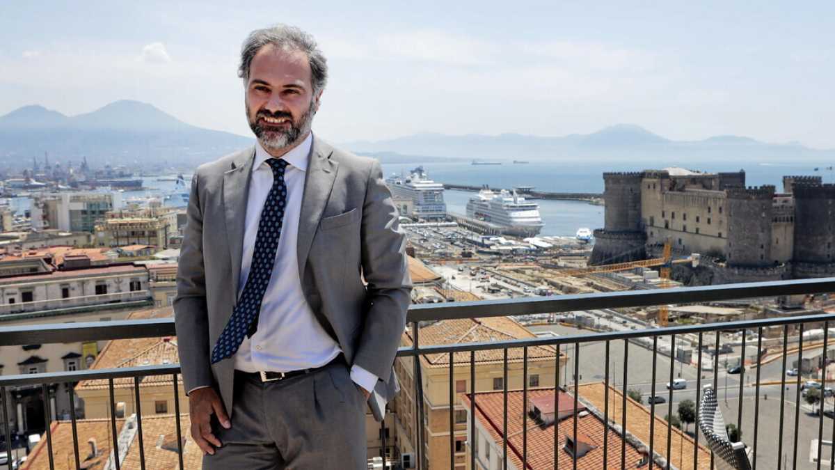 Immagine di Catello "il bello". Ritratto di Maresca, il pm ammuina che vuole Napoli