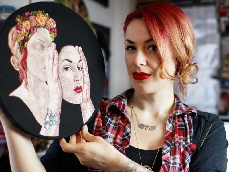 I nuovi braghettoni. A Londra via i quadri delle pittrici “transofobe”