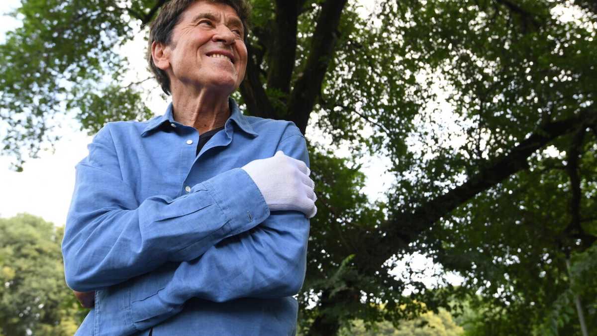 Immagine di Una vita piena di ripartenze. Chiacchierata con Gianni Morandi