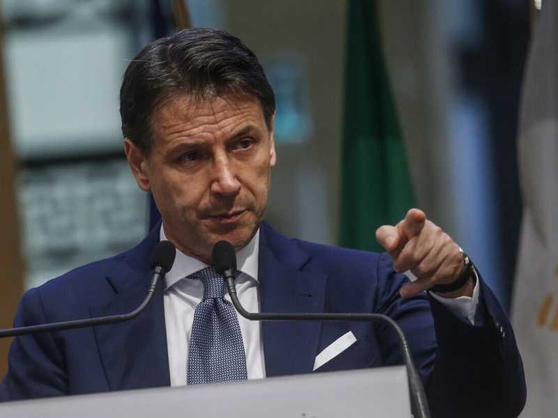 Grillo: "Non mi fido più di Conte. Lo Stretto a nuoto lo attraversai io, non lui"