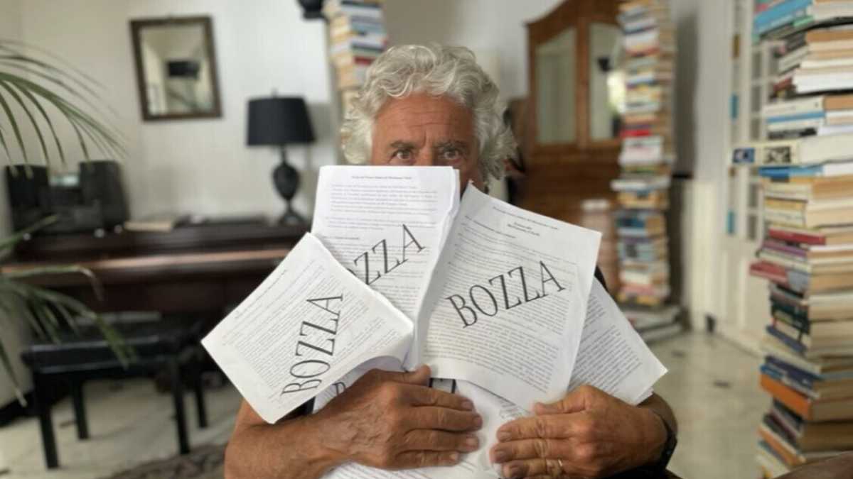 Immagine di Grillo licenzia Conte: "Non hai capacità". L'ex premier: "Ha scelto di fare il padre padrone"