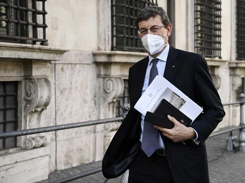 Il ministro per l'Innovazione tecnologia Vittorio Colao (Ansa)