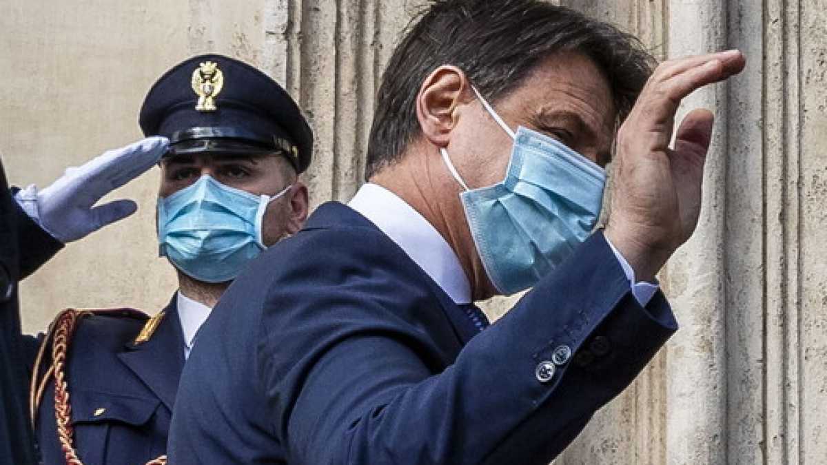 Immagine di L'auto Vaffa Day grillino