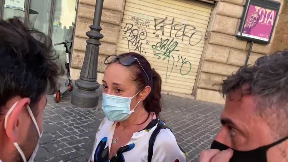 Immagine di M5s spaccato tra Conte e Grillo. Taverna: "Ingenerose le parole del Garante"