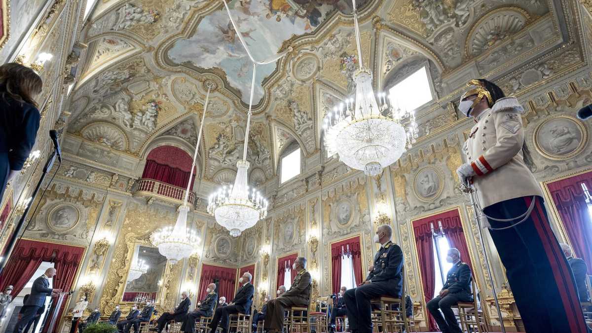Immagine di Riflessi quirinalizi dei 5s in frantumi