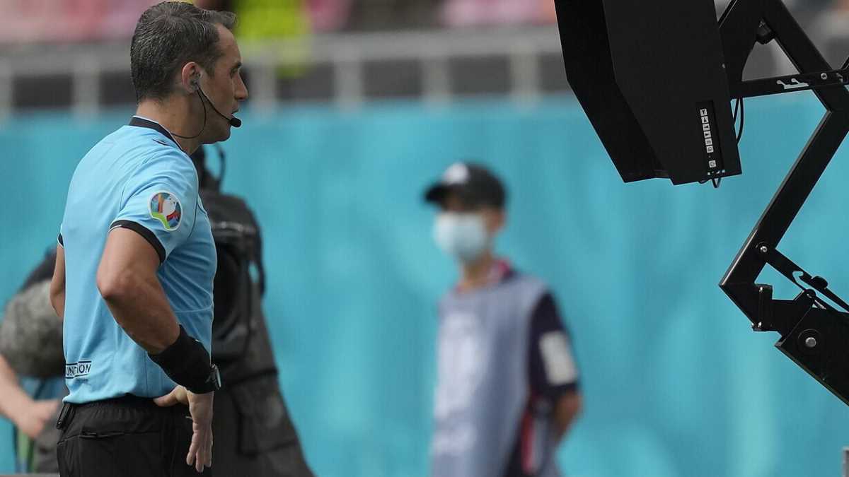 Immagine di L'insolito Erasmus di Fernando Rapallini, l'arbitro argentino a Euro 2020