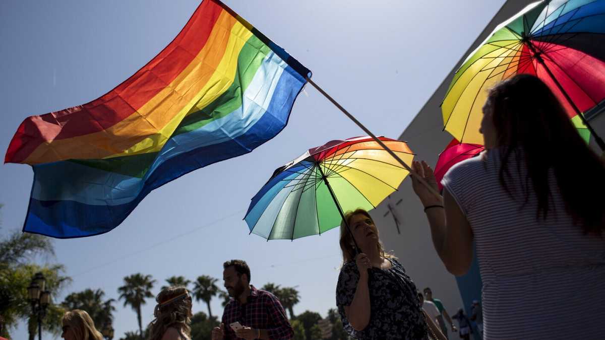 Immagine di Com’è la ley trans in Spagna e le crepe che ha aperto nei socialisti