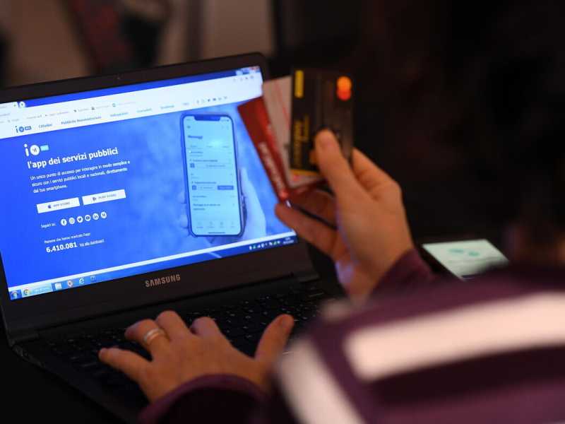 L'impuntatura grillina sul cashback mentre il Titanic-M5s affonda