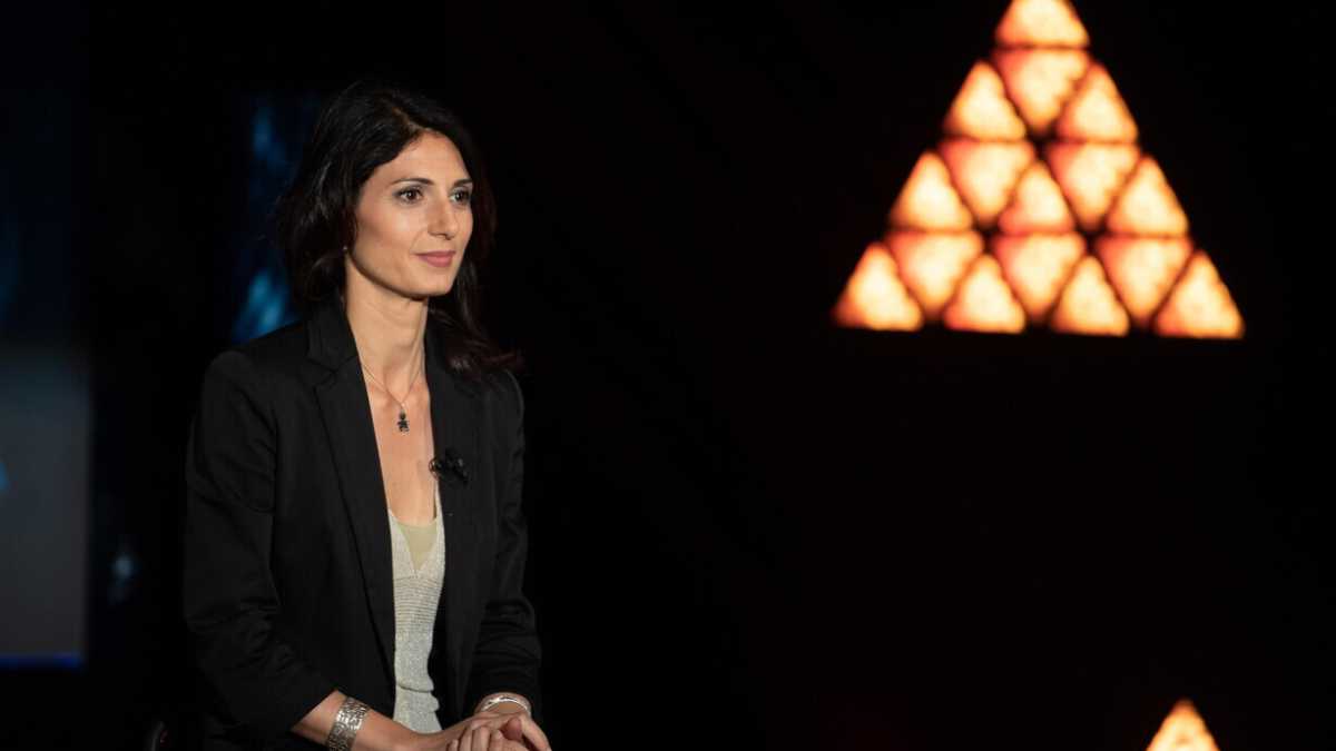 Immagine di Raggi: "La sfiducia? Giochi di palazzo. Conte e Grillo stiano insieme. M5s con Draghi"