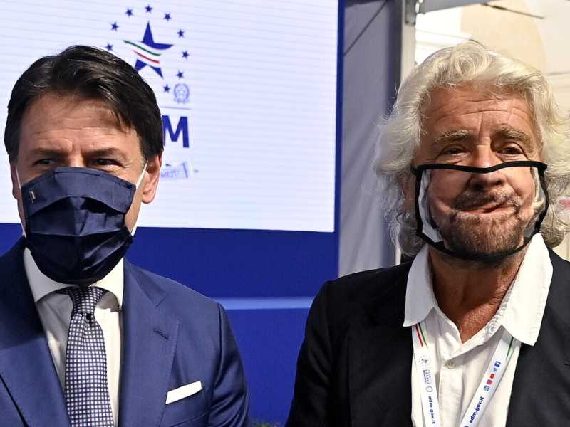 Giuseppe Conte e Beppe Grillo (Ansa)