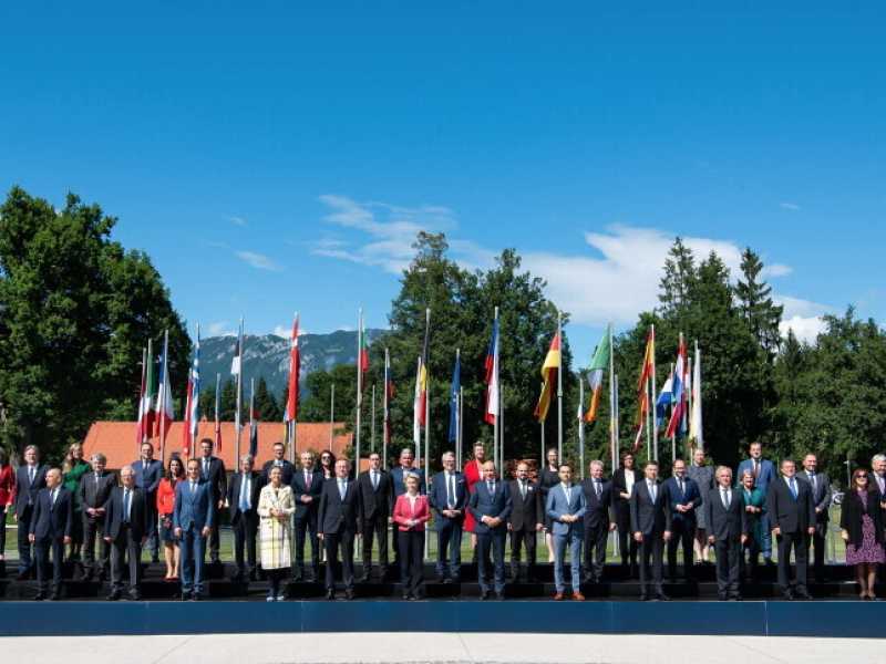 Foto di famiglia senza Frans Timmermans