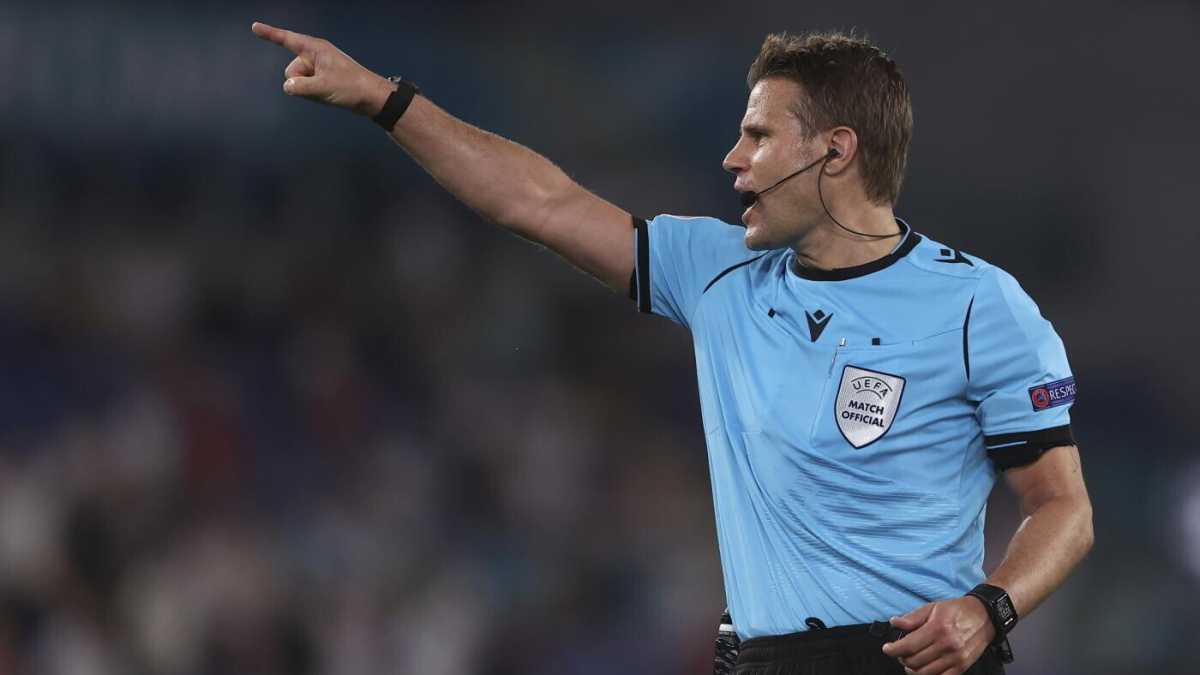 Immagine di Arbitri scelti a caso, i migliori a casa. C’è lo zampino di Ceferin?