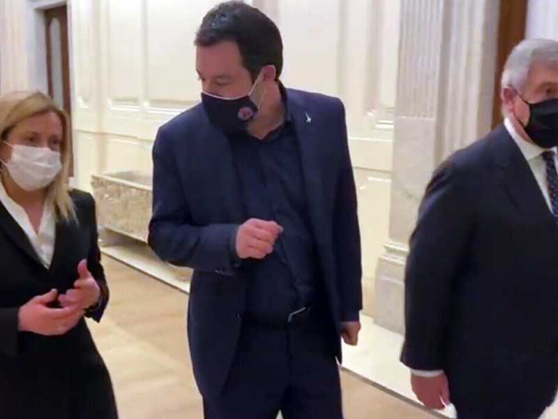 Comunali? No, sono primarie Meloni-Salvini. Che ora pensa di candidarsi a Milano