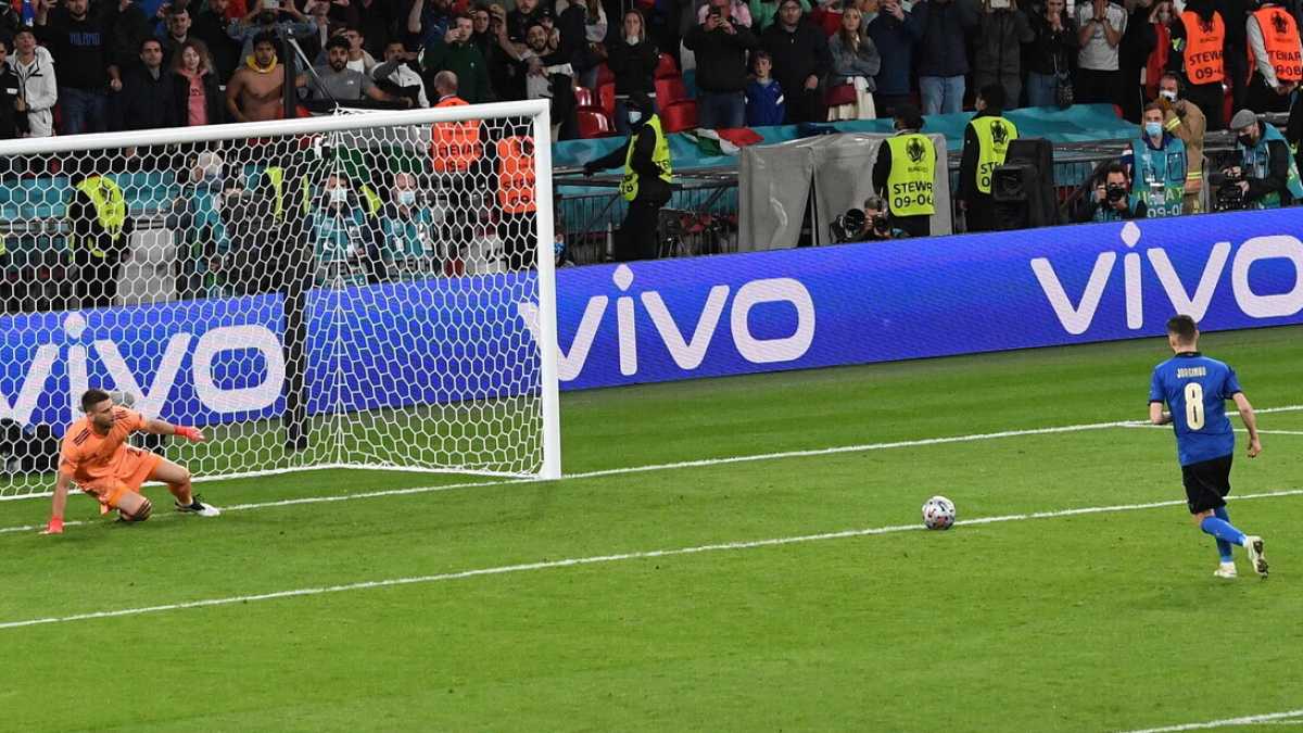 Immagine di Affrontare la galera con un accenno di finta e un tiretto nell’angolo