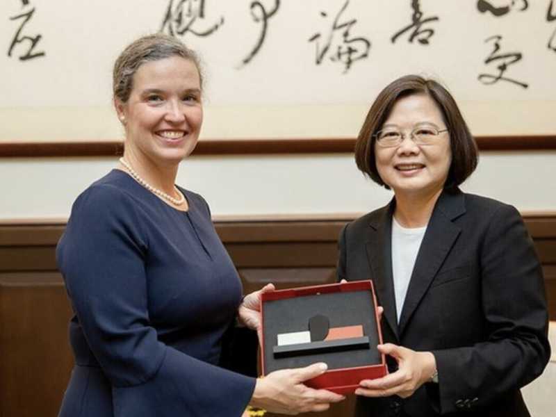 Contro Pechino Blinken invia a Taipei una super diplomatica