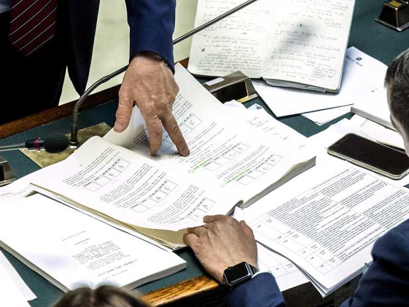 Una discussione parlamentare ai tempi dell'approvazione del decreto Dignit&agrave; (foto LaPresse)