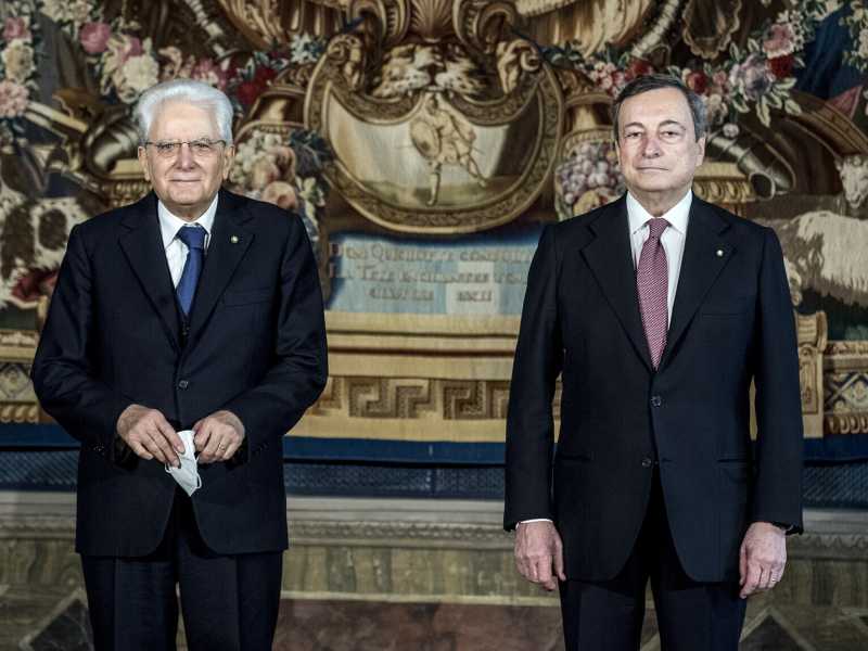 Il presidente della Repubblica Sergio Mattarella e il premier Mario Draghi (LaPresse)