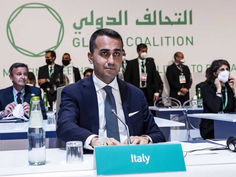 Il ministro degli Esteri Luigi Di Maio durante l'incontro della coalizione anti Stato Islamico organizzato in seno al G20 di Matera (foto Ansa)