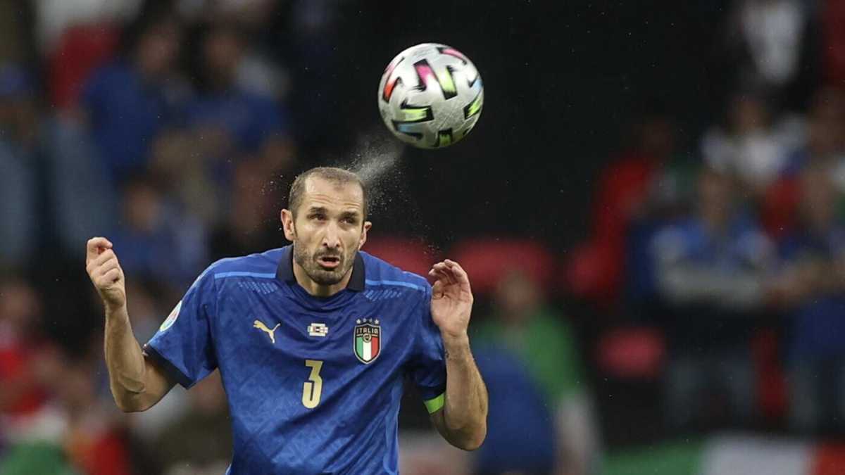 Immagine di Chiellini è un varco spazio-temporale
