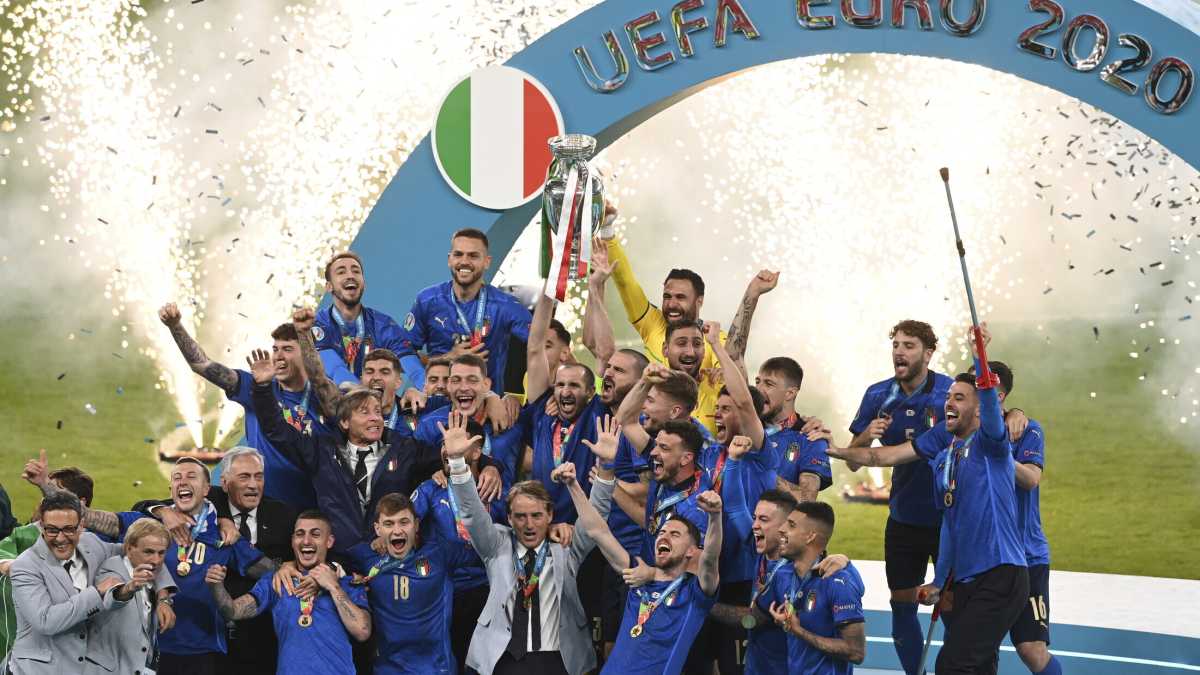 Immagine di L'11 luglio festa nazionale? Un modo per arrivare a fischiarci l'inno da soli