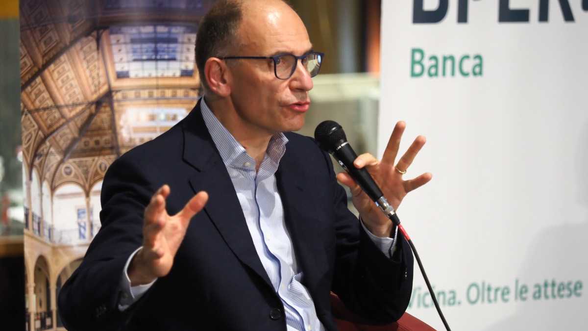 Immagine di Letta segue Orfini sulla Libia, e il Pd va in tilt