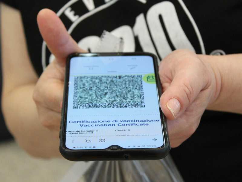 Green pass all'italiana: le ipotesi sul tavolo del governo