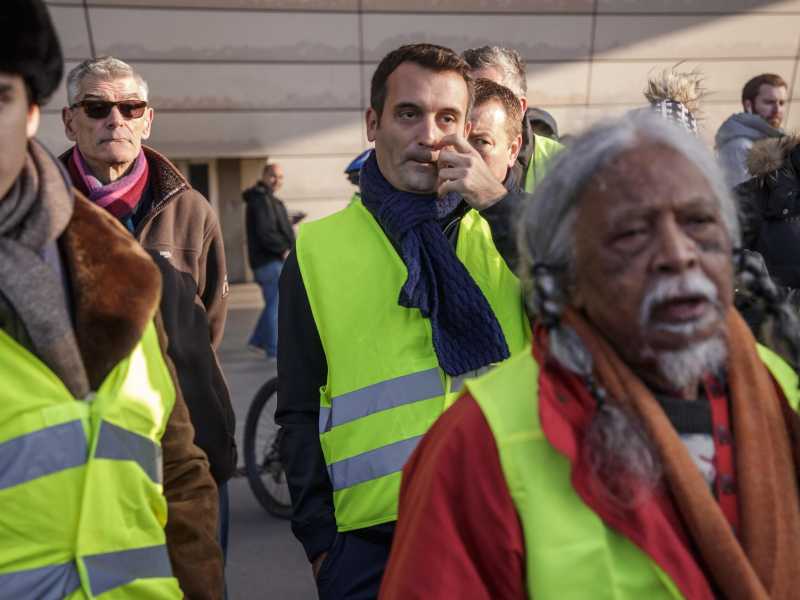 Florian Philippot, leader dei Gilet gialli francesi (foto EPA)