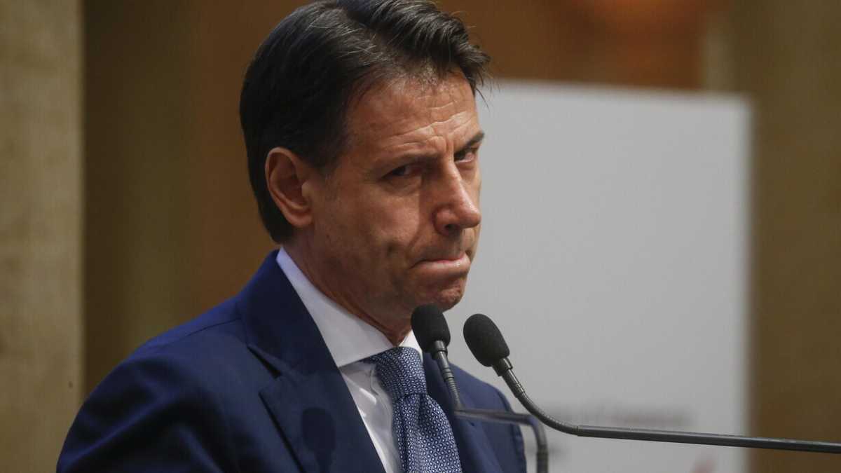 Immagine di I consensi che crollano, l'amore per Conte e la sfiducia in Grillo. Cosa ci dicono i sondaggi sul M5s