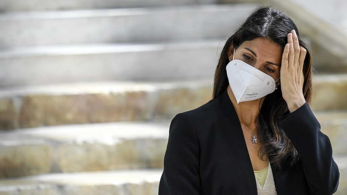 Immagine di La Raggi non ha più la maggioranza. E così le opposizioni le bocciano l'assestamento di Bilancio