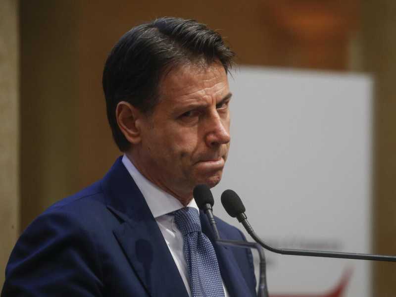 I consensi che crollano, l'amore per Conte e la sfiducia in Grillo. Cosa ci dicono i sondaggi sul M5s