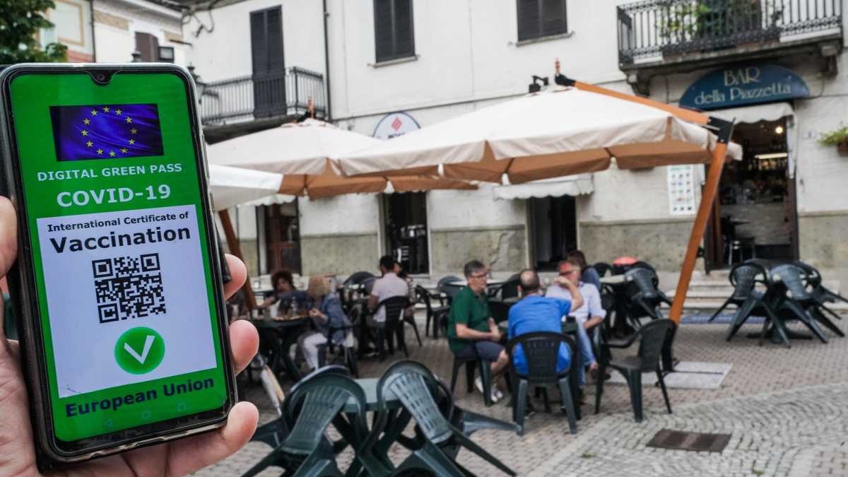 Immagine di Il green pass alla francese si può importare in Italia?