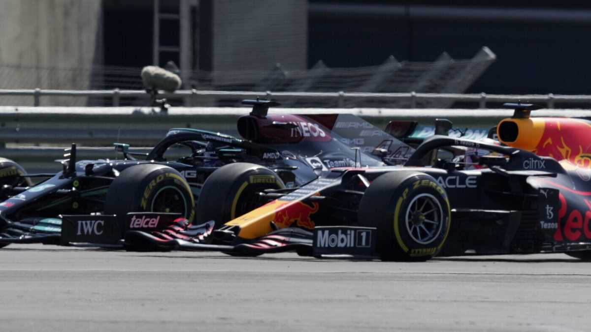 Immagine di L'Impero Hamilton colpisce ancora. La Ferrari sogna, l'inglese vince