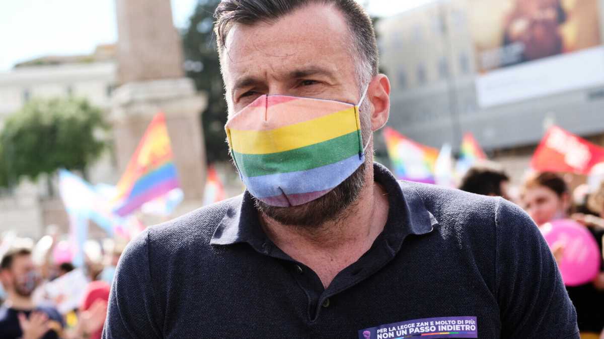 Immagine di A sportellate con Alessandro Zan