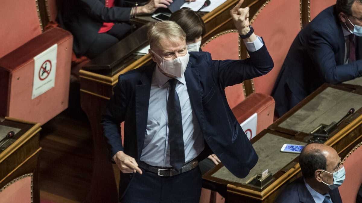 Immagine di Lucio Malan: "Non avevo più il numero del Cav. Vado con la Meloni"