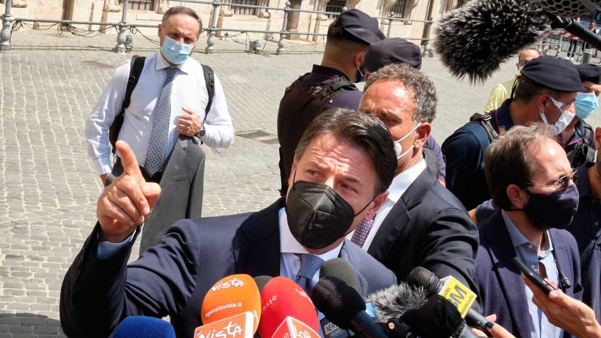 Immagine di Conte rinuncia allo scontro con Draghi. "Sulla giustizia contributo attento ma costruttivo"