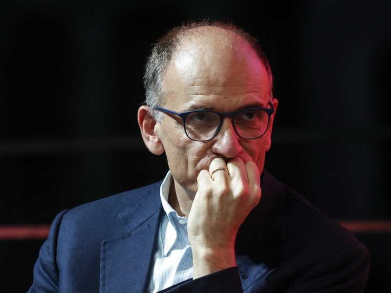 Il Palio di Letta a Siena. "Un cavallo bizzarro", dice il vignettista Giannelli