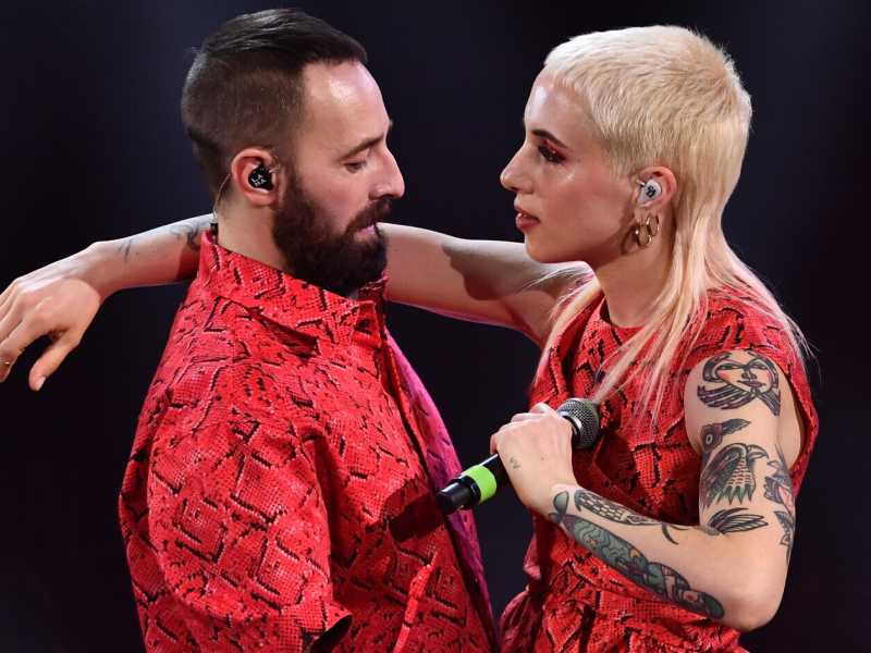 Fausto Lama e California (Francesca Mesiano) sono i Coma Cose, qui durante la loro esibizione a Sanremo 2021 (foto Matteo Rasero/LaPresse) <br />