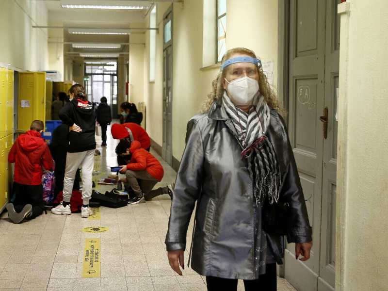 "Apartheid vaccinale". Per il sottosegretario leghista all'Istruzione il vaccino è un tso