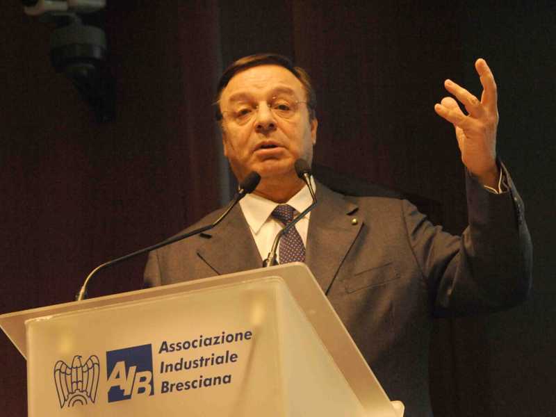 "Vaccinarsi e rispettare le regole. Il colpo di sole lo ha preso Landini". Parla Bonometti (Confindustria)