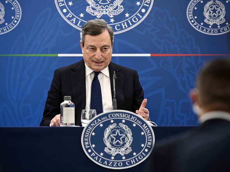 Draghi vuole un Green Pass rafforzato: "E' l'incoraggiamento decisivo"