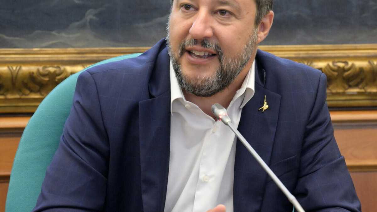Immagine di Le contraddizioni dei sindacati sul Green pass. Radicali vs Salvini