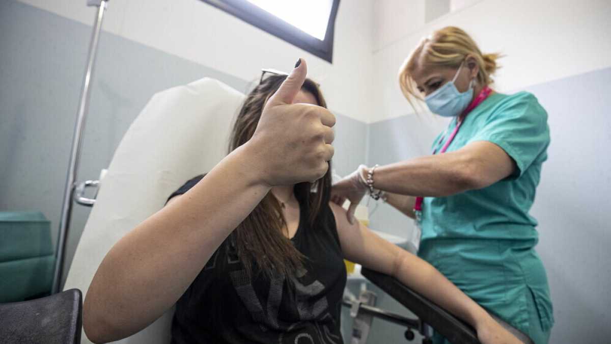 Immagine di Vaccinare i giovani