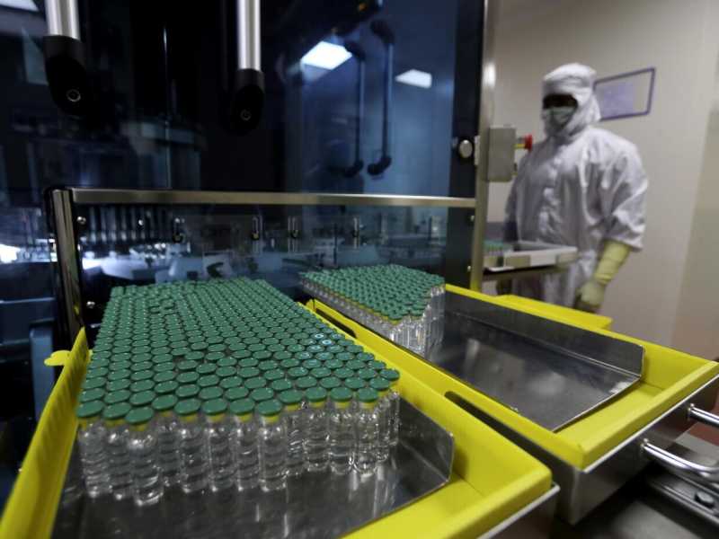 "Vaxxers", due scienziate raccontano il laboratorio di Oxford
