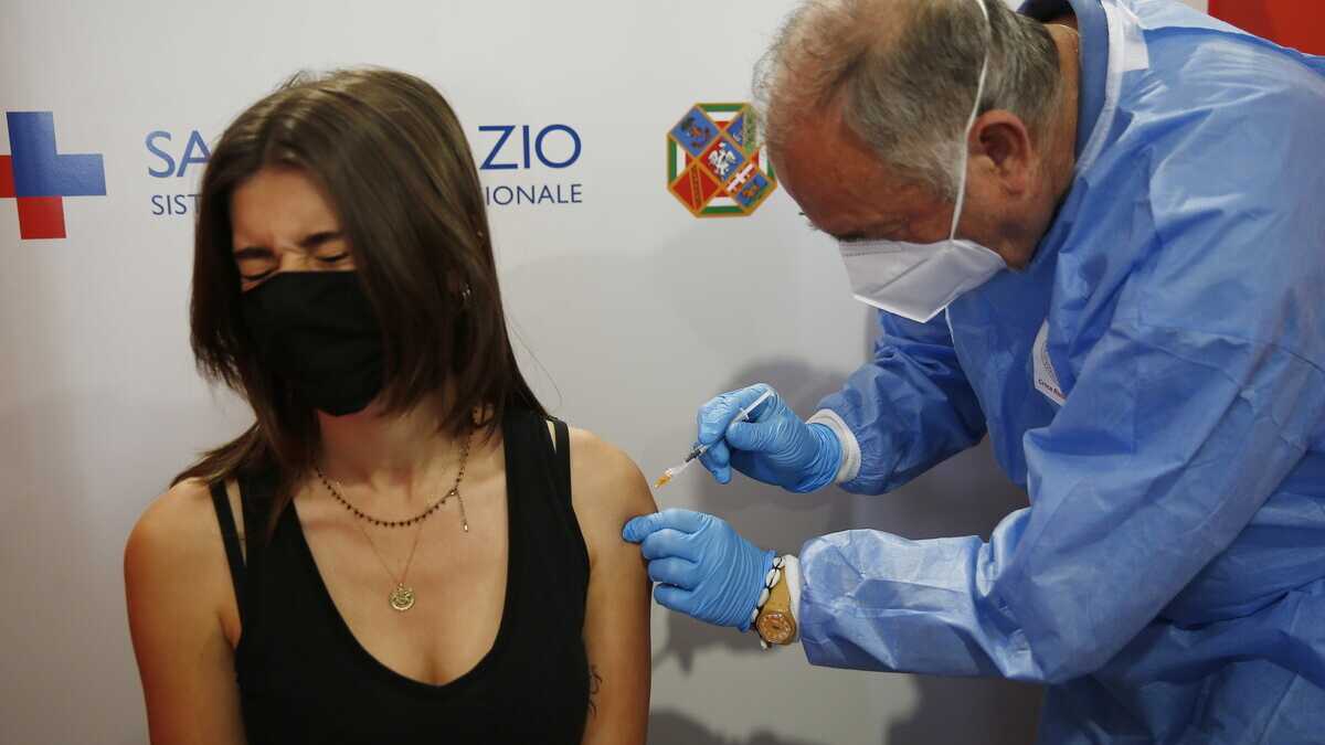 Immagine di Vaccini dai 12 ai 17 anni, tutto quello che c'è da sapere